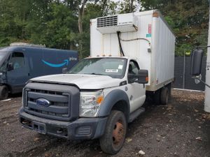 Ford F550 SUPER DUTY 6.7L 8 2012