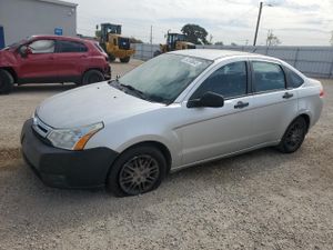 Ford Focus SE 2.0L 4 2010