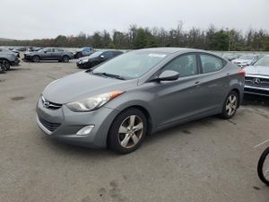 Hyundai Elantra GLS 1.8L 4 2013