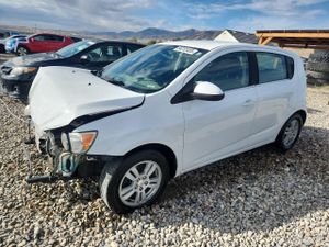 Chevrolet Aveo (Sonic) LT 1.8L 4 2015