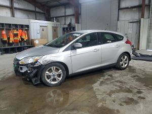 Ford Focus SE 2.0L 4 2012