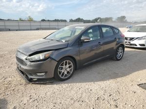 Ford Focus SE 2.0L 4 2015