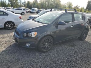 Chevrolet Aveo (Sonic) LTZ 1.4L 4 2015