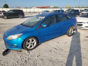 Ford Focus SE 2.0L 4 2014