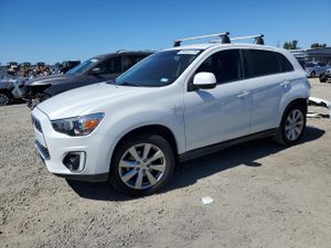 Mitsubishi Outlander SE 2.0L 4 2015