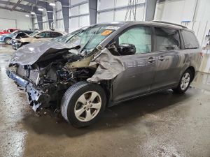 Toyota Sienna LE 3.5L 6 2015