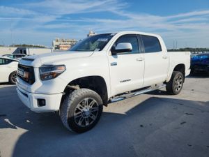 Toyota Tundra CREWMAX SR5 5.7L 8 2014