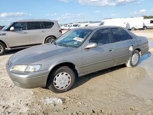 Toyota Camry LE 2.2L 4 1999