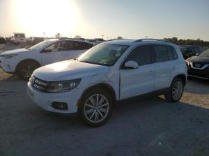 Volkswagen Tiguan S 2.0L 4 2014