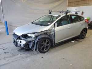 Ford Focus SE 2.0L 4 2014
