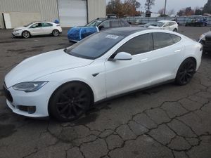 Tesla Model S 2015