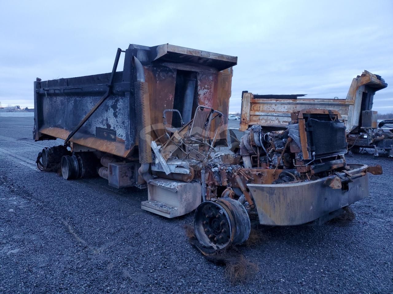 Peterbilt 330/337/348 8.3L 6 2011