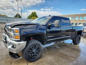 Chevrolet Silverado 1500 K2500 HEAVY DUTY LTZ 6.6L 8 2015