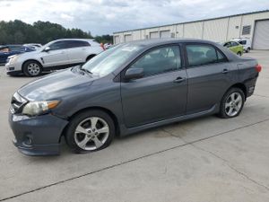Toyota Corolla BASE 1.8L 4 2013