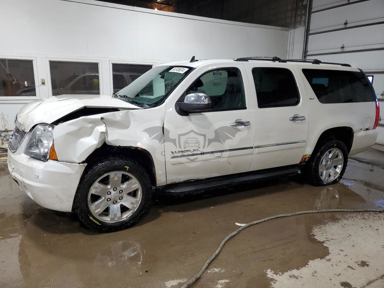 GMC Yukon K1500 SLT 5.3L  8 2011