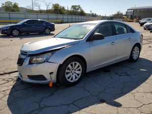 Chevrolet Cruze LS 1.8L 4 2011