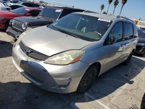 Toyota Sienna CE 3.5L 6 2009