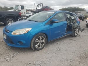 Ford Focus SE 2.0L 4 2014