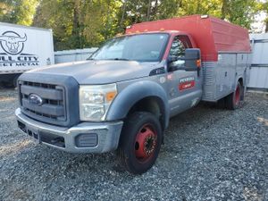 Ford F550 SUPER DUTY 6.7L 8 2015