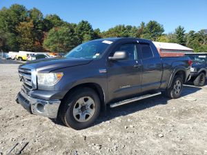 Toyota Tundra DOUBLE CAB SR5 5.7L 8 2011