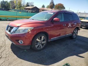 Nissan Pathfinder S 3.5L 6 2013