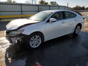 Lexus ES 350 3.5L 6 2013