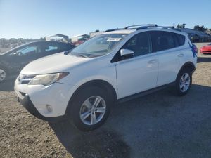 Toyota Rav4 XLE 2.5L 4 2013