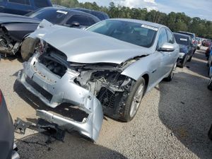 Jaguar XF 2.0L 4 2014