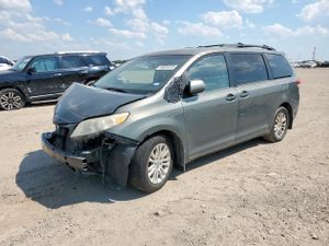 Toyota Sienna XLE 3.5L 6 2012