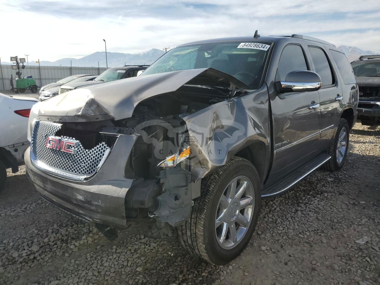 GMC Yukon DENALI 6.2L  8 2011