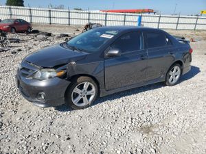 Toyota Corolla BASE 1.8L 4 2013