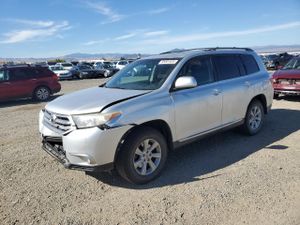 Toyota Highlander BASE 3.5L 6 2012