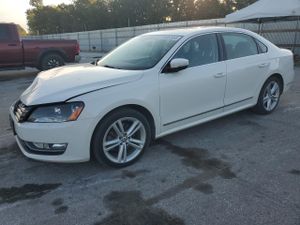 Volkswagen Passat SEL 2.0L 4 2014