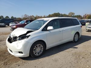 Toyota Sienna XLE 3.5L 6 2016