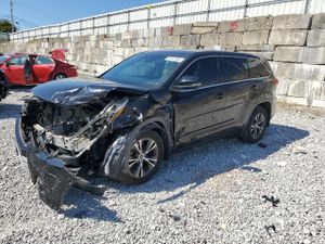 Toyota Highlander LE 3.5L 6 2018