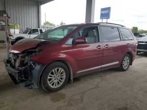 Toyota Sienna XLE 3.5L 6 2013