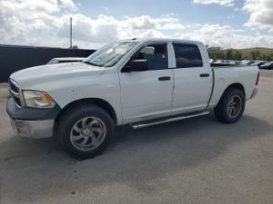 RAM 1500 ST 5.7L 8 2015