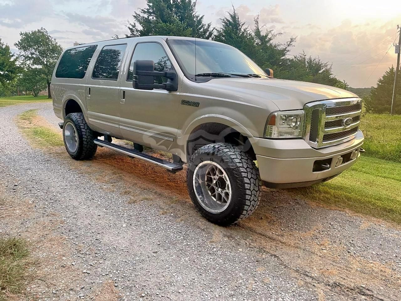 Ford Excursion LIMITED 6.0L 8 2005