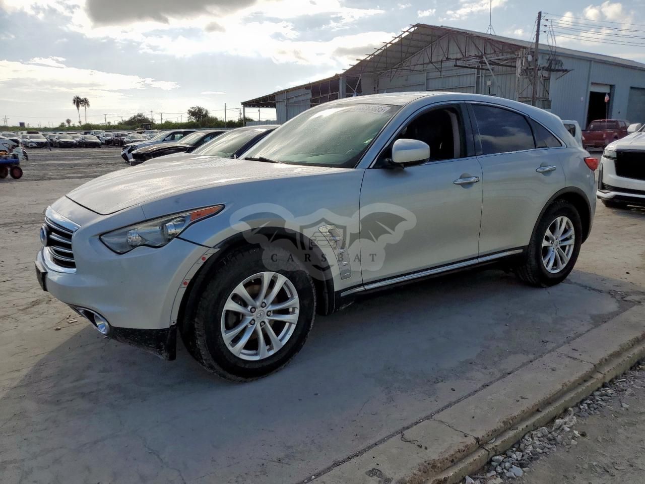 Infiniti QX70 3.7L 6 2015