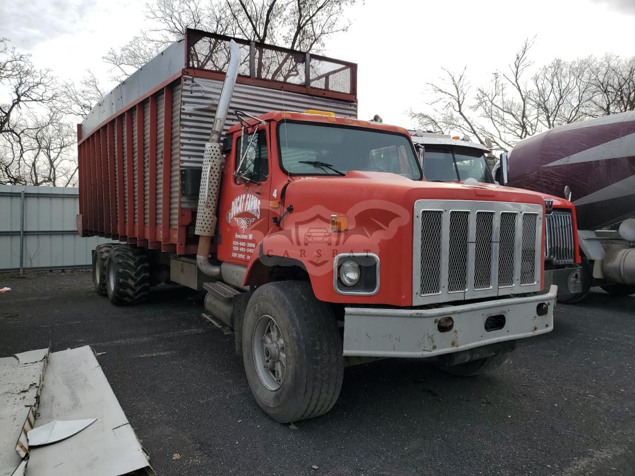 International 1000 / 2000 Series 2674 10.3L 6 2002