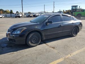 Nissan Altima BASE 2.5L 4 2012