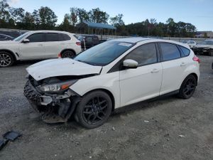 Ford Focus SE 2.0L 4 2016