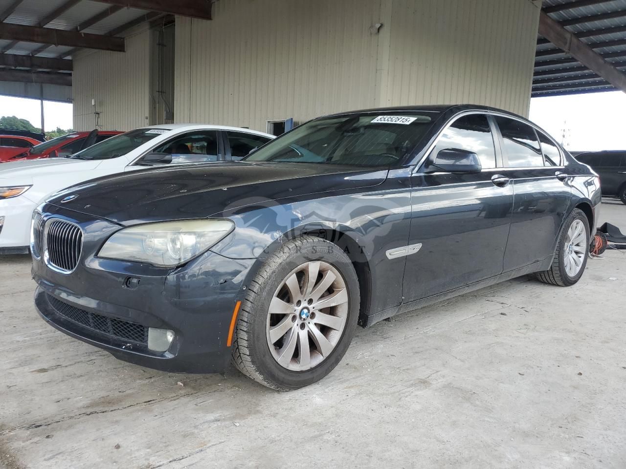 BMW 7 Series XI 4.4L 8 2011