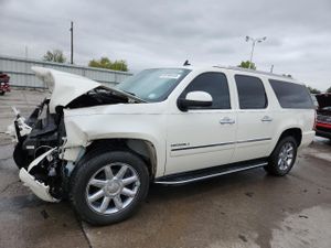GMC Yukon DENALI 6.2L 8 2014