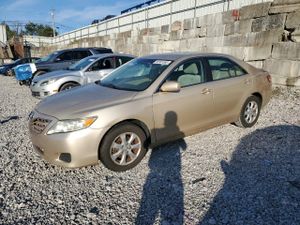 Toyota Camry BASE 2.5L 4 2011