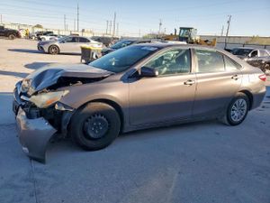 Toyota Camry LE 2.5L 4 2015