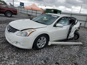 Nissan Altima BASE 2.5L 4 2010