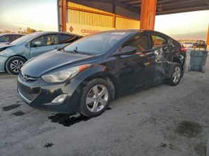 Hyundai Elantra GLS 1.8L 4 2013