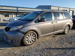 Toyota Sienna XLE 3.5L 6 2015