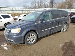 Chrysler Town & Country TOURING 3.6L 6 2013